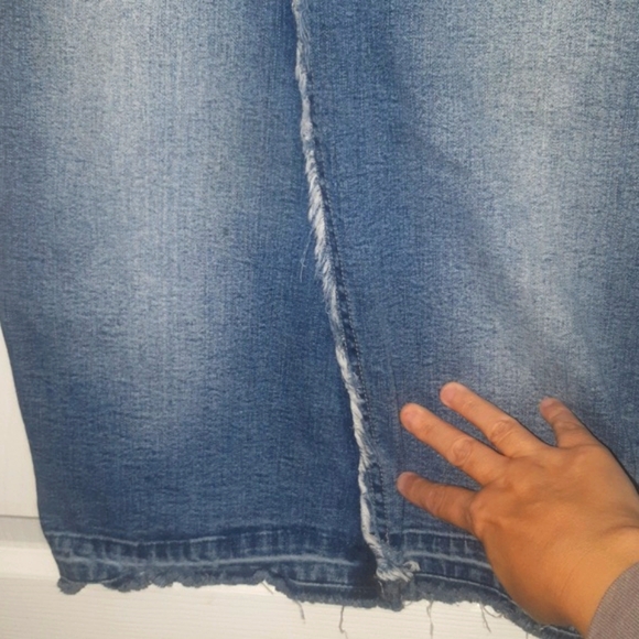 (XS/S)🆕️Dynamite Jewelled Stretchy Denim Skirt W12"× L22" - Picture 6 of 9